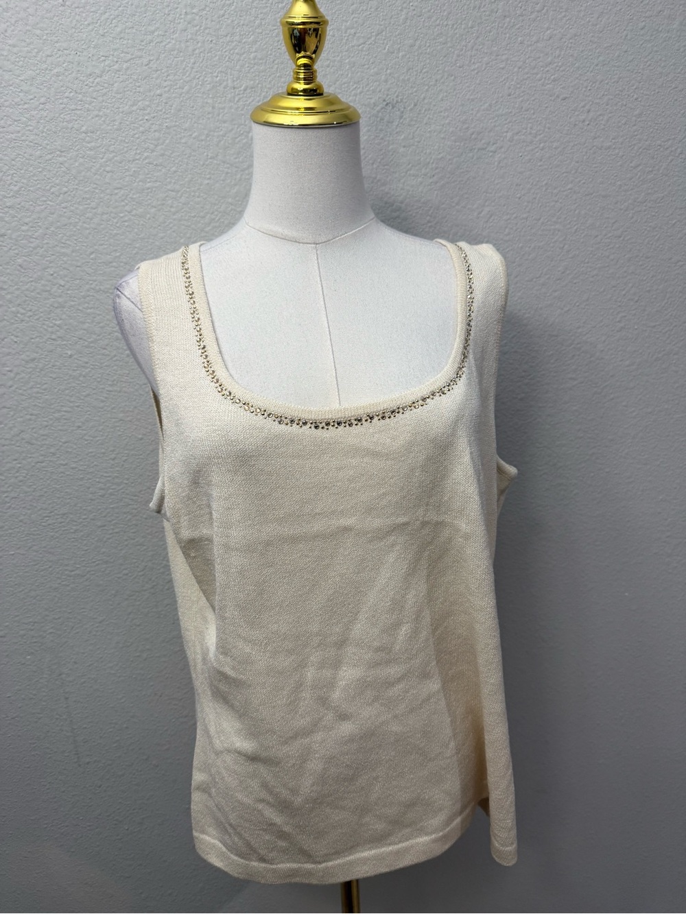 St. John Cream Embellished Scoop Neck Tank Top Sz L